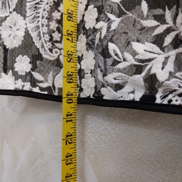 14 Peter Nygard Lace Overlay Dress Black White Tank V neck Floral Plus - Picture 5 of 9